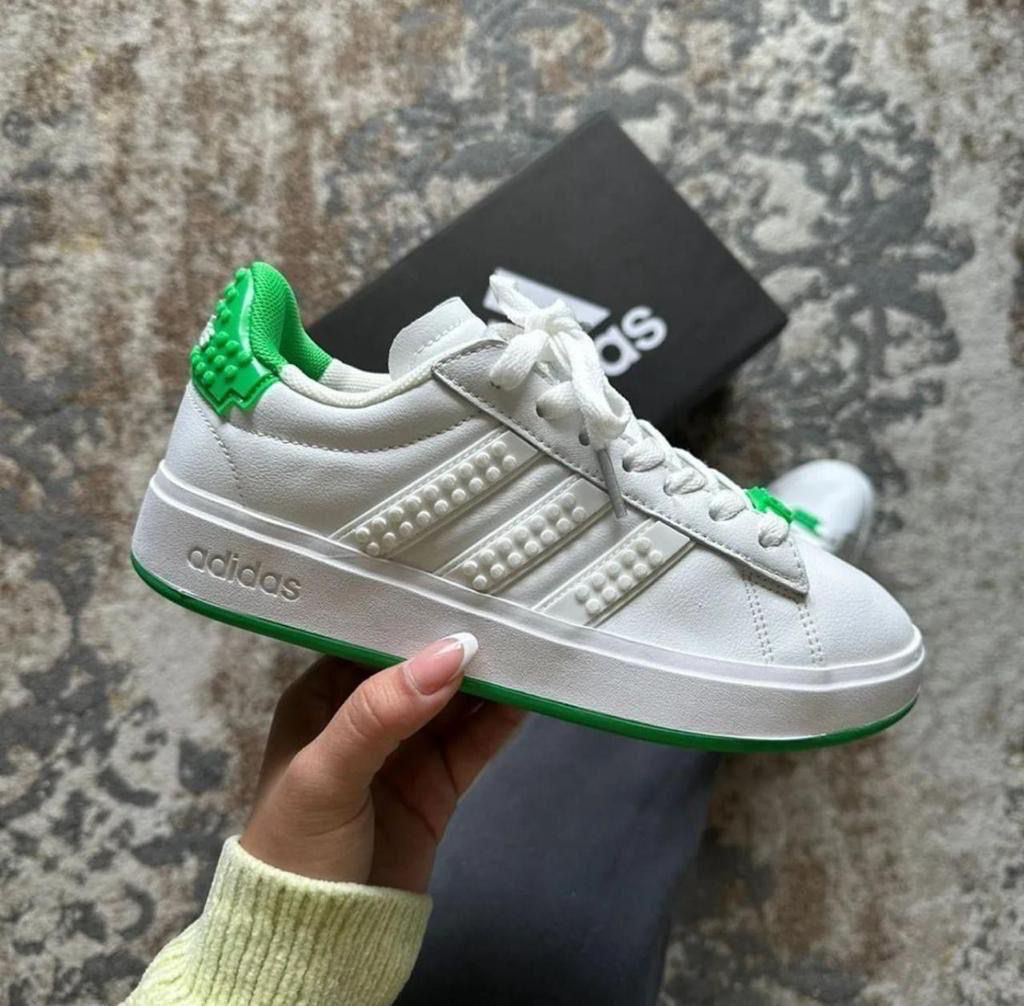 Tenis Adidas LEGO