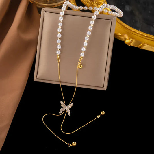 Collar de Perlas con Dije Mariposa